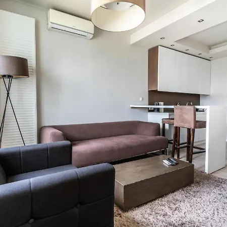 Platinum Tower - Center - Golden Apartment