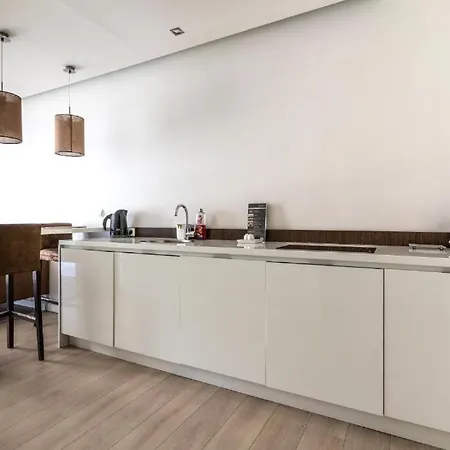 Platinum Tower - Center - Golden Apartment