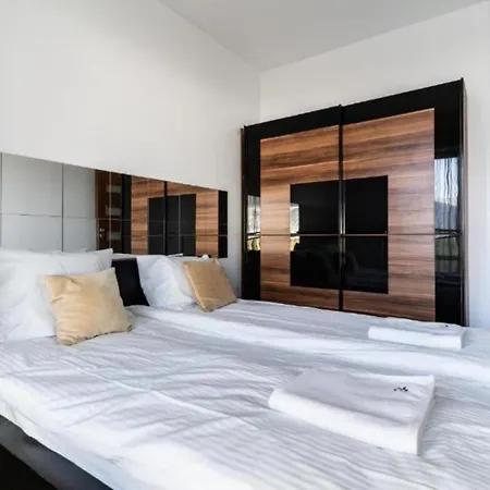 Platinum Tower - Center - Golden Apartment Warsaw