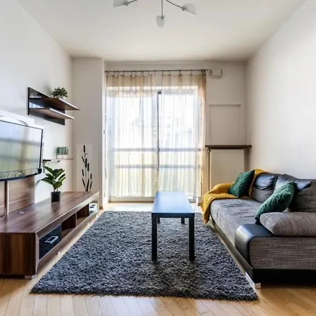 Platinum Tower - Center - Golden Apartment *